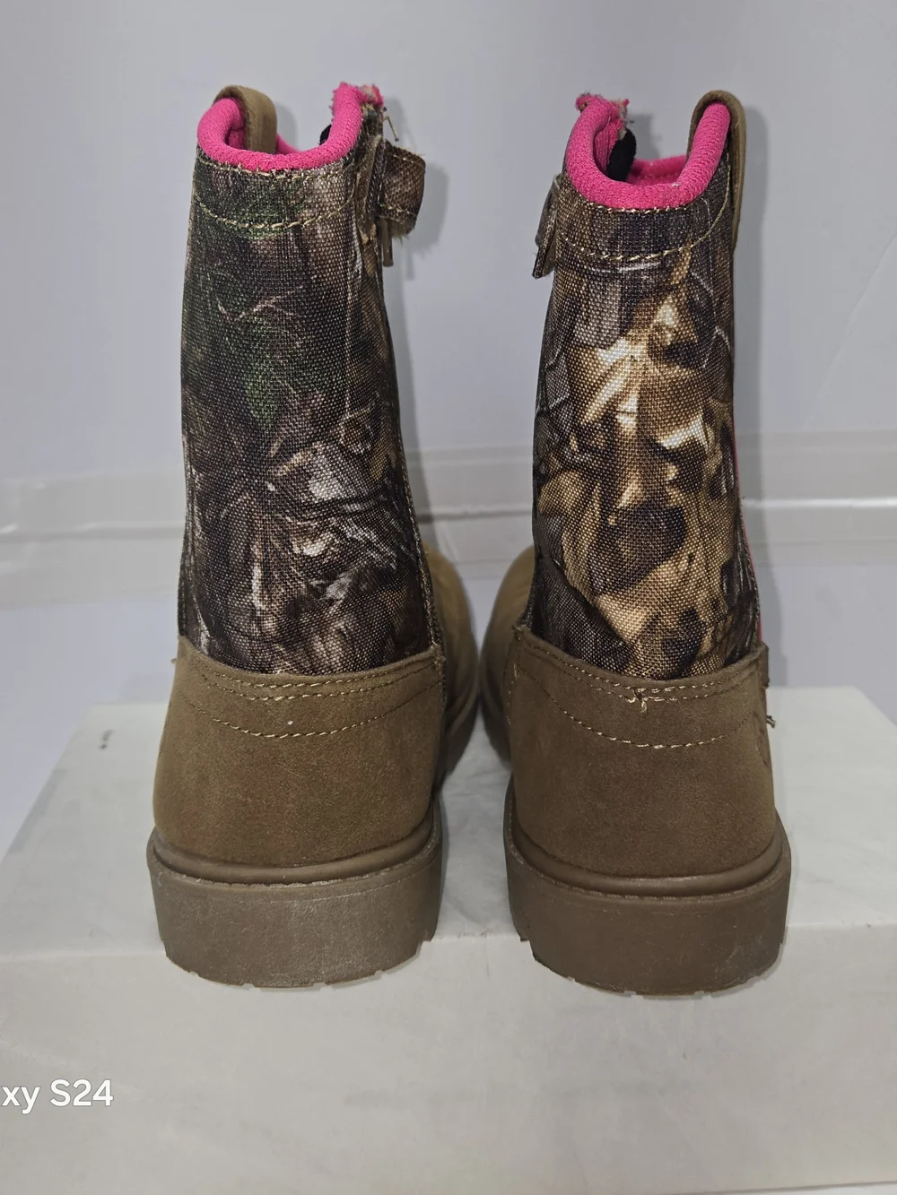 Magellan Outdoors Girl's Camo Boots Tan Brush Suede Size 1D